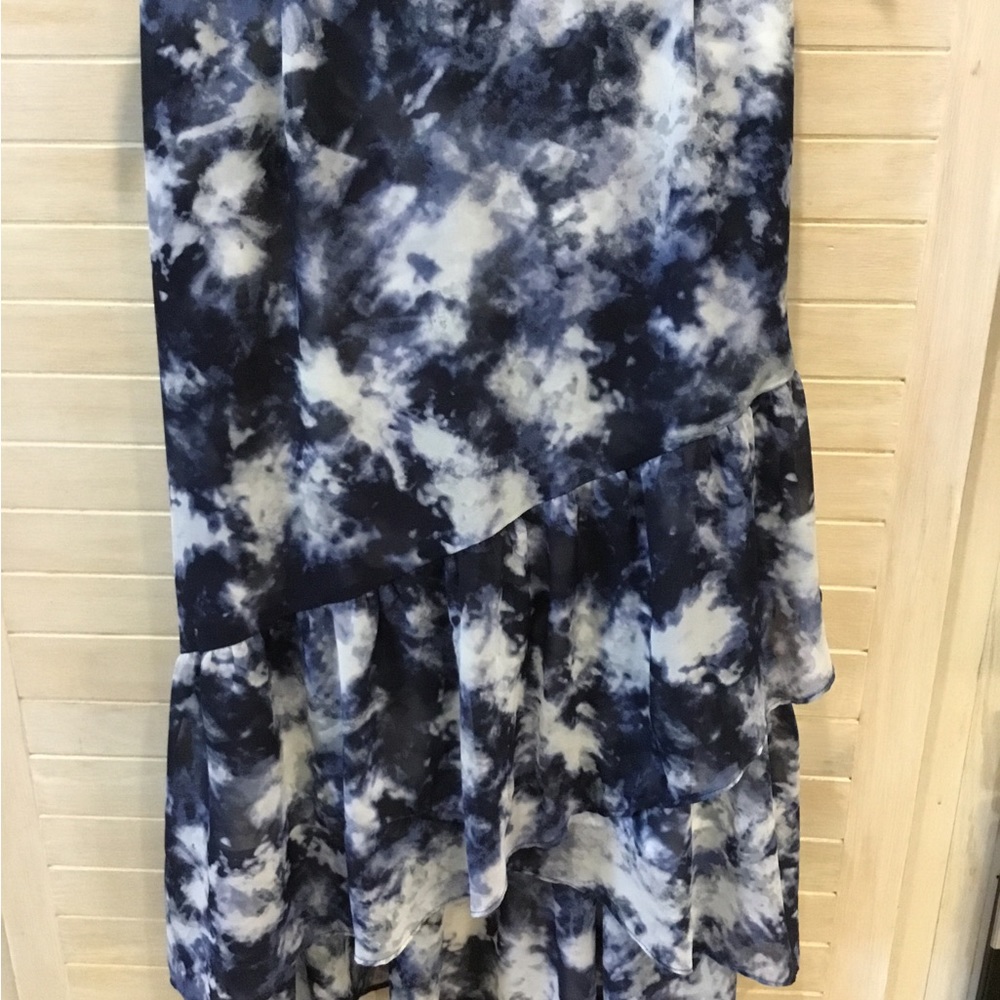 Chiffon midi ruffle skirt diagonal hem, navy & white.